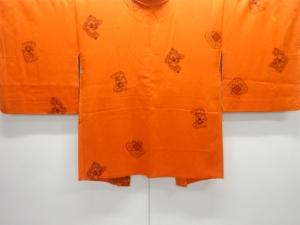 割れ絵皿に花模様羽織